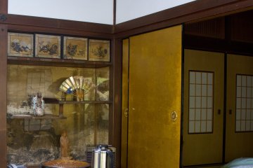 <p>We stayed in the oldest part of the temple, where we had two rooms with wonderful antique furnishing and decorations.</p>
