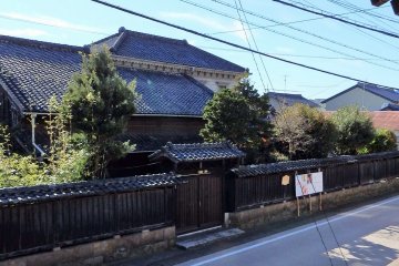<p>View from the second floor of the Izumiya. Across the street is a former honjin, an inn for high ranking government officials.</p>