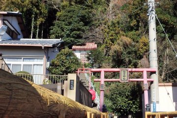 <p>One of the many shrines/temples in&nbsp;Kanbara-juku.</p>