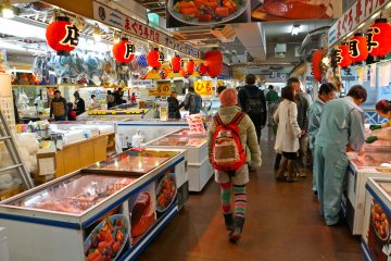 <p>You can purchase fresh seafood here at Misaki&nbsp;Fisherina</p>