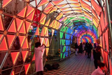<p>This luminous tunnel is the most crowded photo spot in Tokyo Dome City</p>