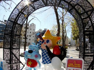 These guys are the mascots of the Skytree and you can take photos with them; they&#39;re right in front of the entrance to the shopping mall.&nbsp;