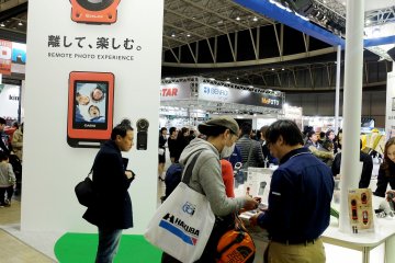 <p>Each company has many people working at the booths ready to explain how their products work, give you more information on existing products and some even clean your lenses while you wait.&nbsp;</p>