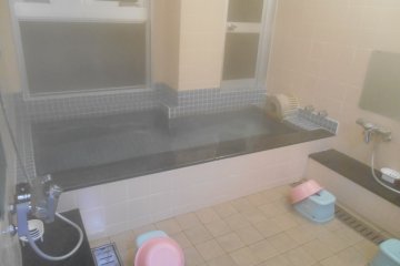 <p>A large bath for relaxing after a day of sightseeing</p>