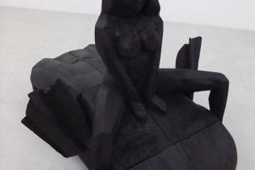 <p>I forget who this sculpture was by</p>