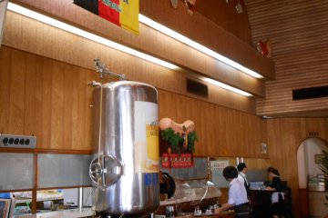 <p>Draft beer is on offer too, which goes very well with the meat dishes.</p>