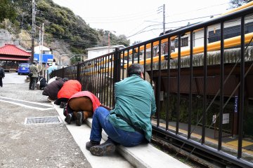 Фотографы на станции Гокуракудзи