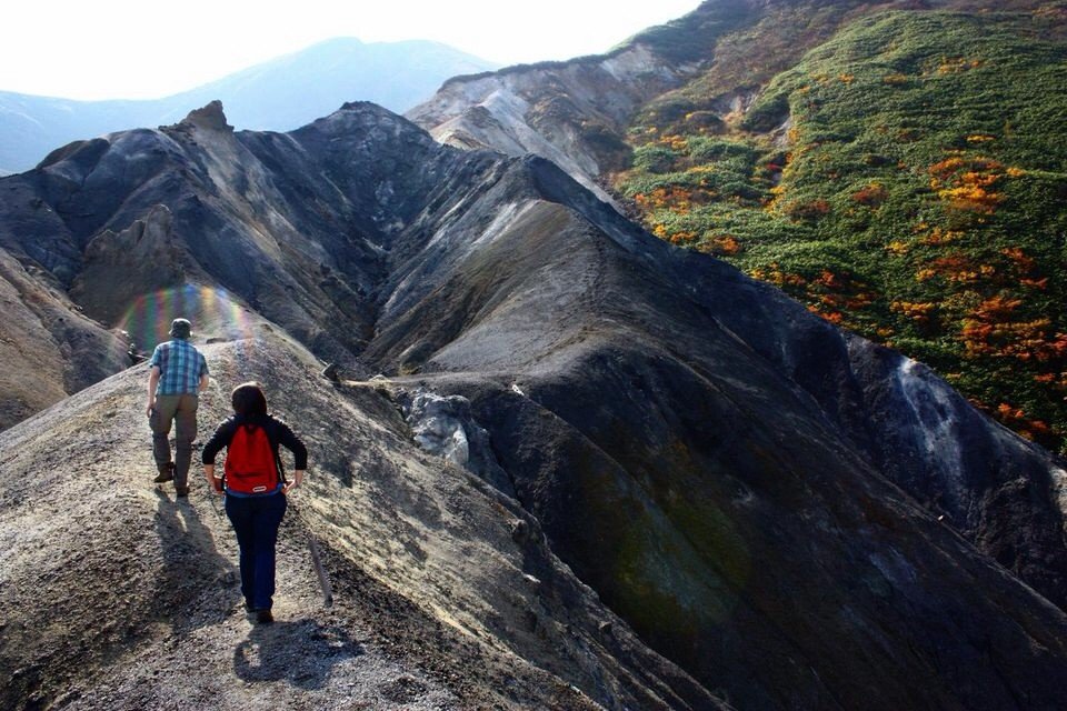 Gunung&nbsp;Akita-Komagatake adalah gunung berapi aktif, terakhir meletus pada awal 1970an.