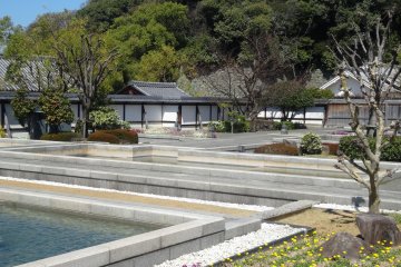 <p>The pools of water in the more modern section of the Ninomaru Garden</p>