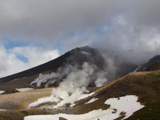 The volcano and the vents, seen from the top of the ropeway