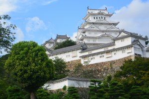 Kastil Himeji yang megah dan berwarna putih