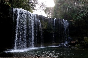 <p>The unfortunate cloudy weather gave me just the right amount of lights to take photos of the waterfall!</p>