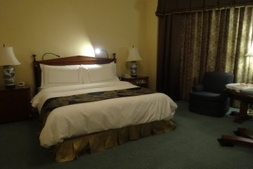 <p>The rooms are incredibly spacious with plenty of room to relax and spread out your luggage</p>