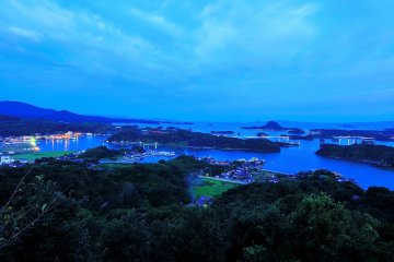<p>Lit-up Amakusa Matsushima Islands before sunrise</p>