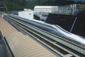 A JR Central L0 series 5-car maglev train undergoing test-running on the Yamanashi Test Track