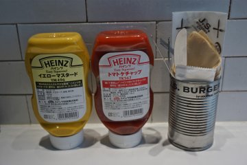 <p>The All-American classic icons (with a Japanese food label of course!): HEINZ Mustard and Ketchup</p>