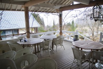 <p>A broad, covered porch like this is very rare in Japan</p>