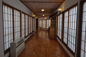 Polished hallway at Kagetsu Highland Hotel
