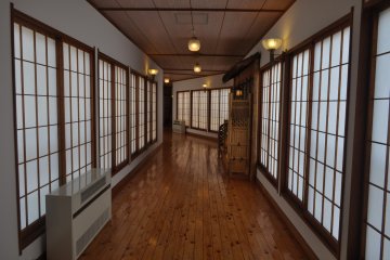 <p>Polished hallway at Kagetsu Highland Hotel</p>