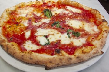 <p>Margherita Pizza</p>