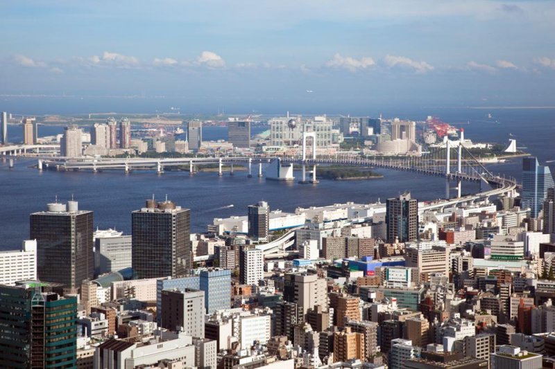 <p>Вид на Токийский залив со второй смотровой площадки</p>
