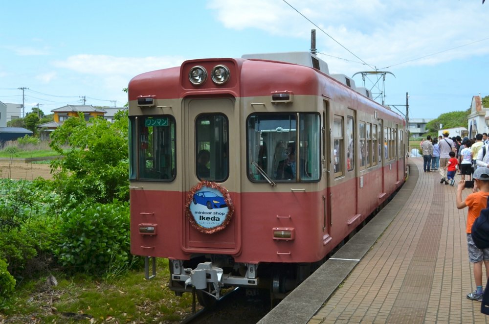A two-car local train, &quot;Choshi Dentetsu&quot;. It started operation in 1923