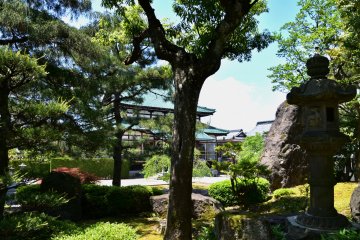 <p>The main hall of Shougenji Temple seen through the Japanese garden</p>