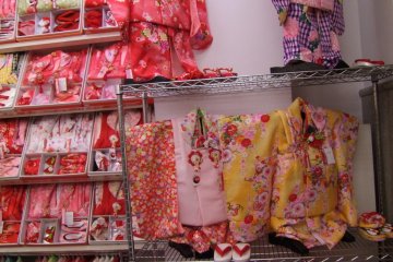 Kimono for children at very reasonable prices. Ask for assistance and the friendly staff will be happy to help!