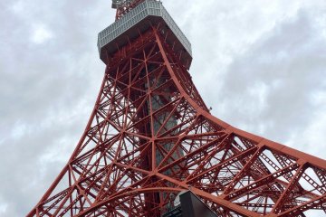 <p>The bus stop for Tokyo Tower is located at the base of the tower.</p>