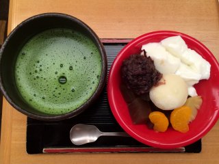 It is worth the trip to the main store in Asakusa just to try this matcha tea, perfectly matched with the Japanese style&nbsp;parfait.