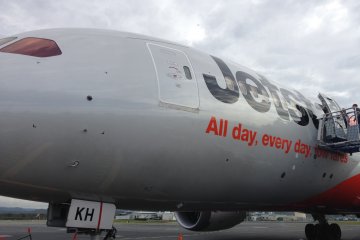 Jetstar&#39;s Boeing 787 Dreamliner service from Cairns and Gold Coast to Japan