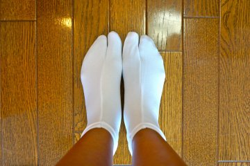 <p>First step to kimono dressing - wear &quot;Tabi&quot; socks!</p>