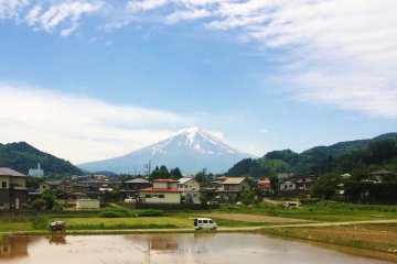 <p>The view of Mount Fuji from the observation car on the Fujisan Express.</p>