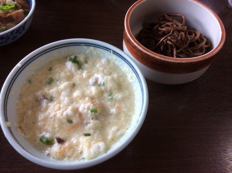 <p>Beautiful gojiru (smashed soybean soup)&nbsp;</p>