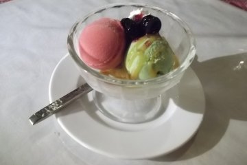 <p>My tasty dessert</p>