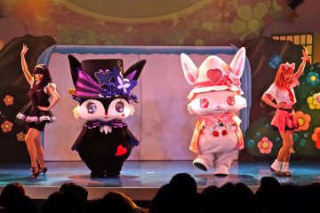 <p>Jewelpets and dancers perform at the Discovery Theater</p>