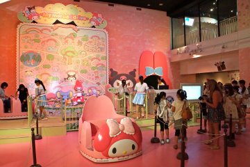<p>The My Melody ride &quot;Mymeroaddrive&quot; is so kawaii</p>