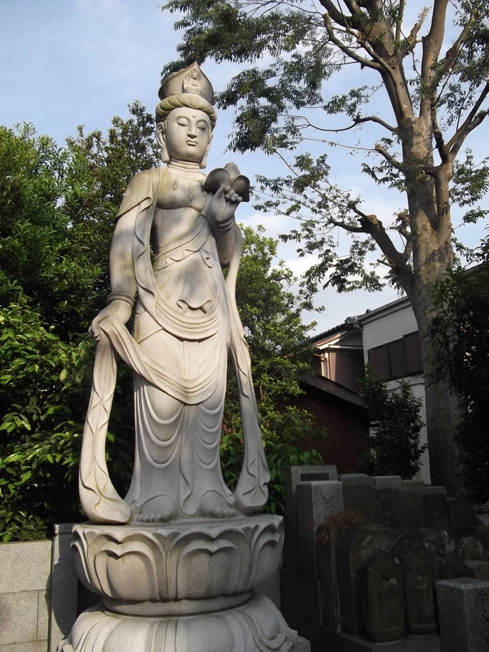 The Goddess of Mercy by the main hall