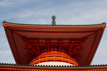 <p>The grand pagoda, Konpon Daito</p>