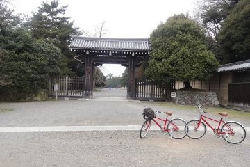 <p>ประตูทางเข้าสวนของพระราชวังเกียวโต อิมพีเรียล</p>