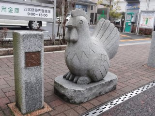 รูปแกะสลักหิน 12 นักษัตร บนถนนโอะโมะเตะซันโดะ