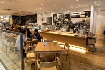 <p>A relatively small outlet,&nbsp;Caf&eacute; &amp; Meal MUJI (Abenos) still offers a wide selection of dishes in the same format, and of course, the desserts are available as well.</p>