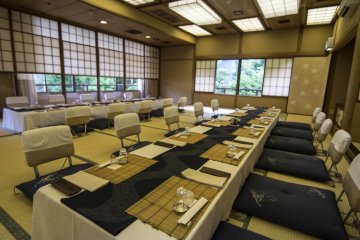 <p>Up in one of the other private rooms in Chotokan, with views of the Japanese Garden outside.</p>