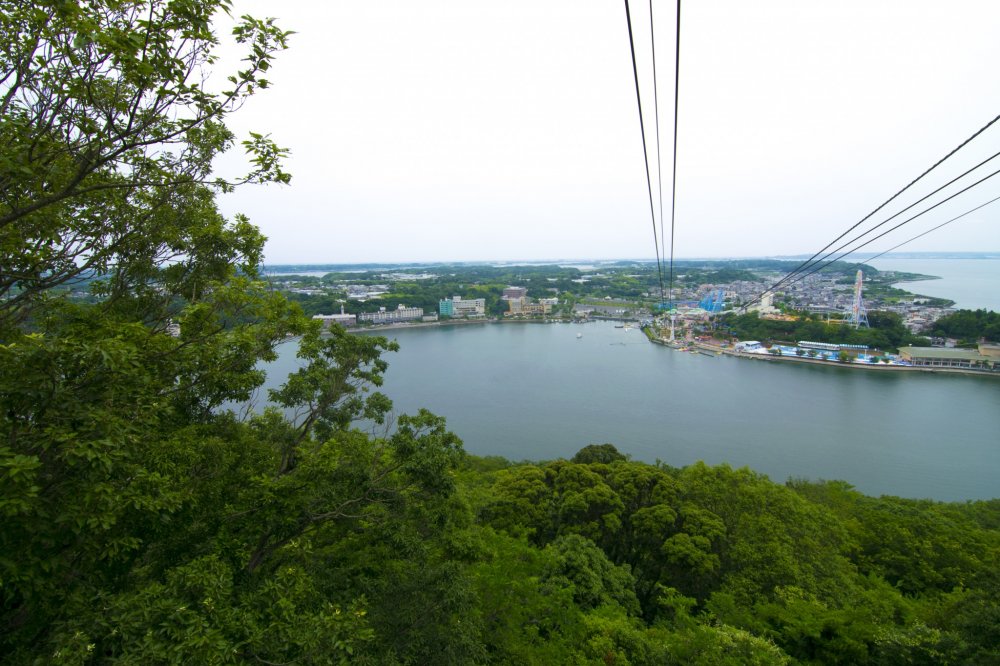 Kanzanji Ropeway có tầm nhìn tuyệt đẹp ra Hồ Hamana và tất cả các điểm tham quan xung quanh!