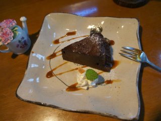 Chocolate cake with caramel syrup. Very sweet!