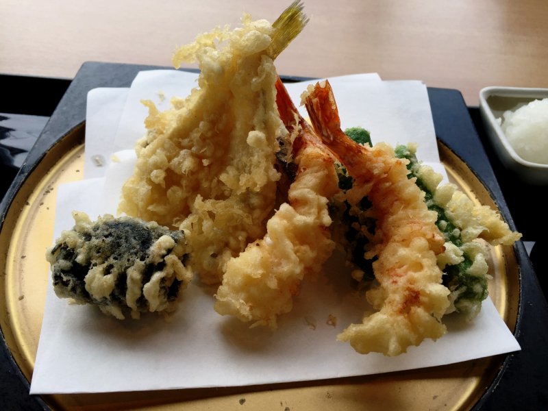 <p>Vegetable, mushroom and fish tempura</p>