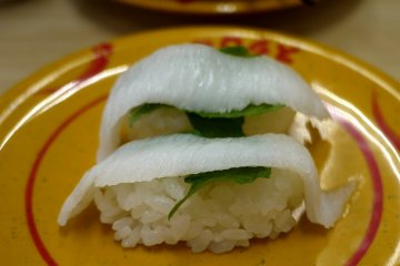 <p>Белая рыба с шисо (листом периллы) была особенно вкусной</p>