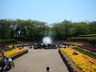 Every kid&#39;s favorite area - a fountain in the middle of the flower park