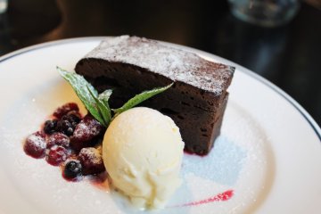 <p>The chocolate cake was the perfect top off to a lovely meal</p>