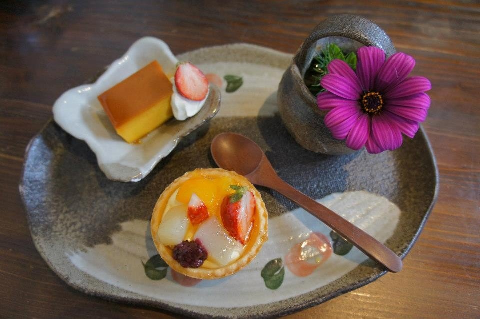 Healthy sweets served on beautiful clay plates